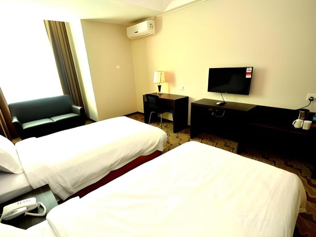 Eminent Hotel Kota Kinabalu Zewnętrze zdjęcie