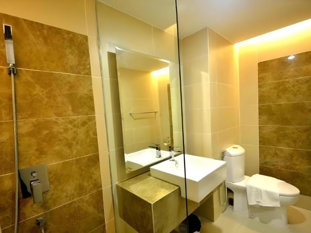 Eminent Hotel Kota Kinabalu Zewnętrze zdjęcie